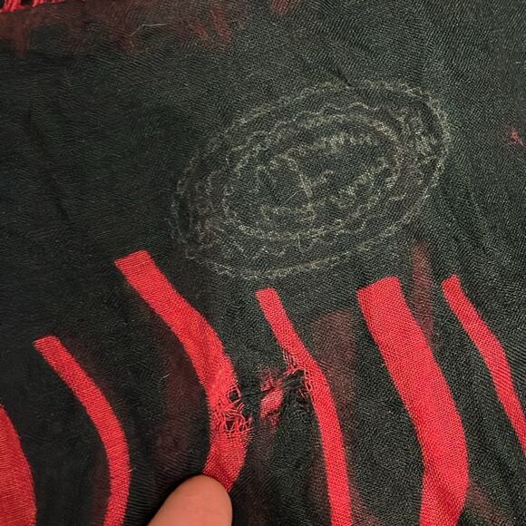 Valentino Silk Blend Scarf Zandra Rhodes Black Red Lipstick Print - Picture 7 of 8